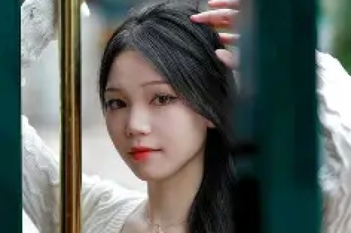 51岁无妻无子、黑料不断何炅人气下滑地位依旧牢不可破